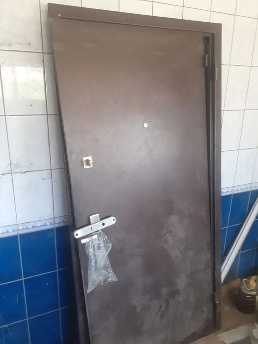 Входная дверь новая