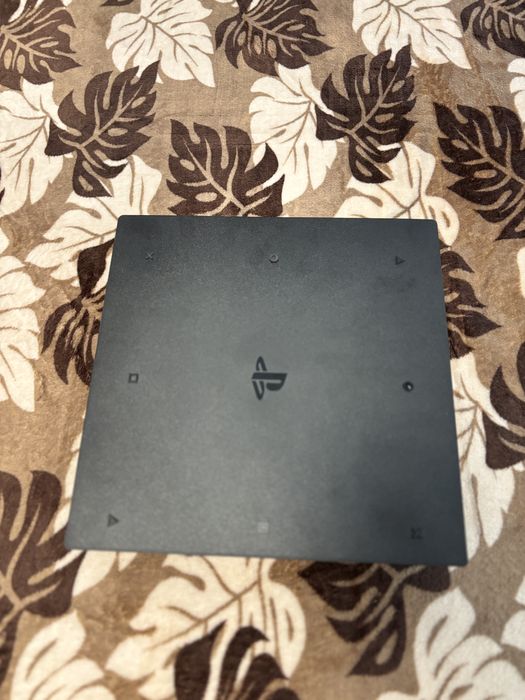 Playstation 4 pro 1TB