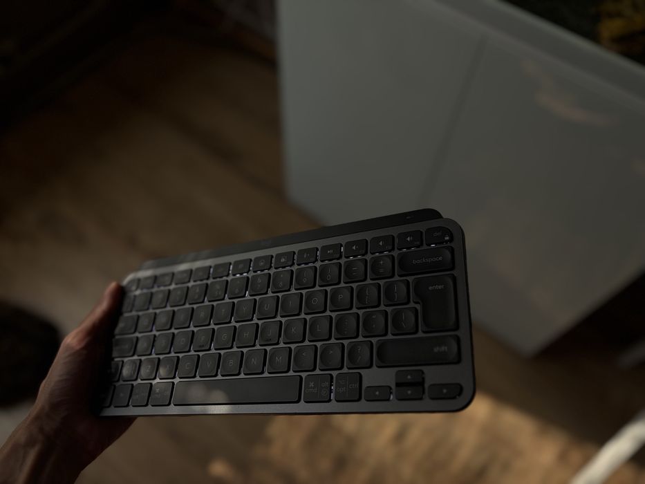 Продава се!! Logitech MX Keys Mini