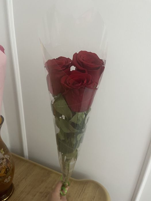 Розы красные 3 штук
