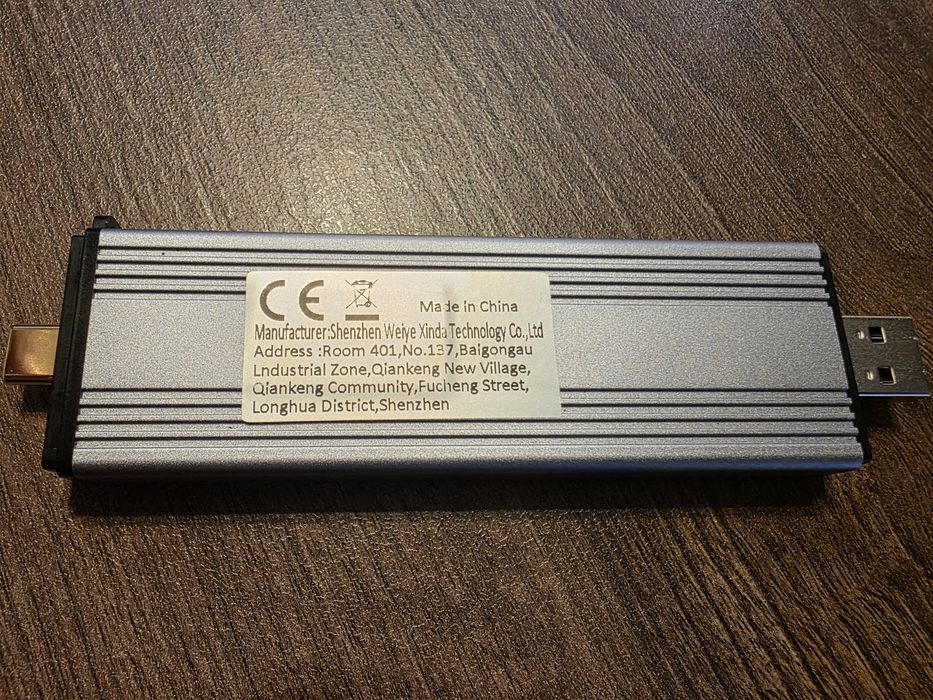 Адаптер с 512gb  NVMe disk към usb A/usb C