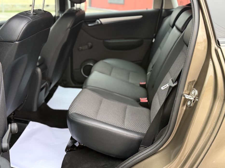 MERCEDES-BENZ B-Class 2010 — imagine 3