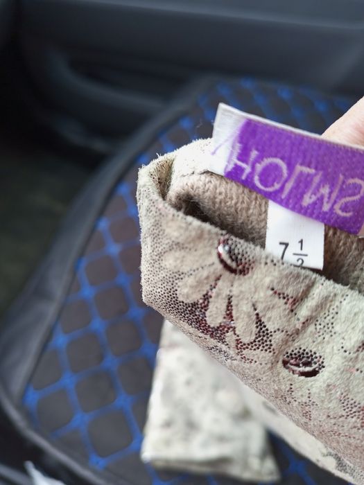 Перчатки кожа с лазерным рисунком.