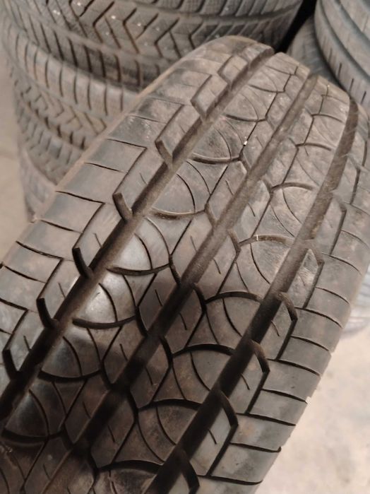 2бр.летни гуми 215/75/16C Barum