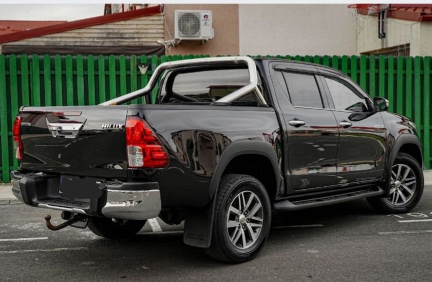 Vand Toyota Hilux 2.4D 150CP 4x4 Double Cab AT Executive