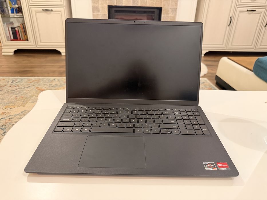 Laptop Dell Vostro 3525 -512 GB SSD-8GB RAM-Ryzen5-Stare excelenta