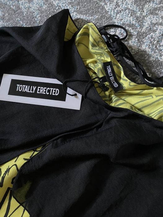 Нова оригинална блуза/потник Totally Erected