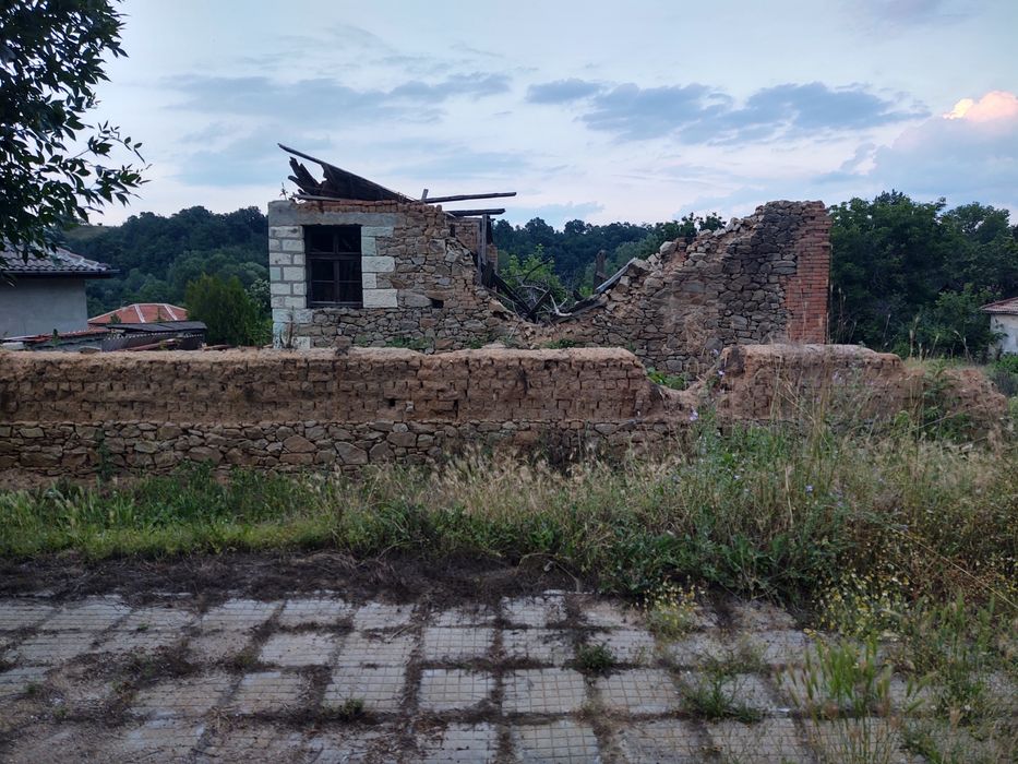 Най-ниска цена в района - Парцели УПИ 4бр. в регулация централна част