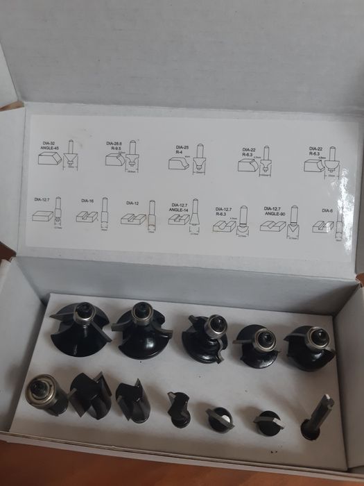 Set colecție de 12 freze lemn