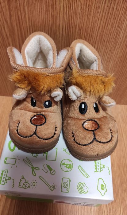 Vând papucei de interior pentru grădiniță/creșă, mărimea 21 maro