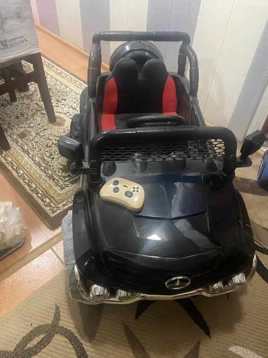 Mersedes-benz  детская с дистанционном управлением