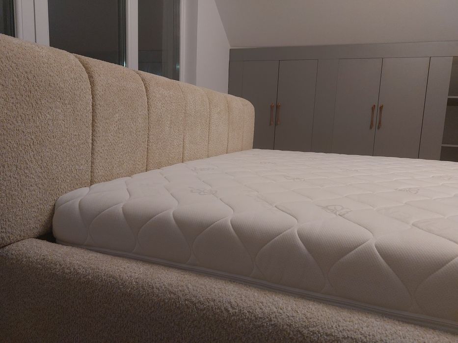 Paturi Tapitate Chesterfield