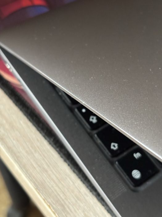Продам MacBook Air