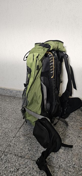 Vind rucsac FORCLAZ Air 40, nefolosit.
