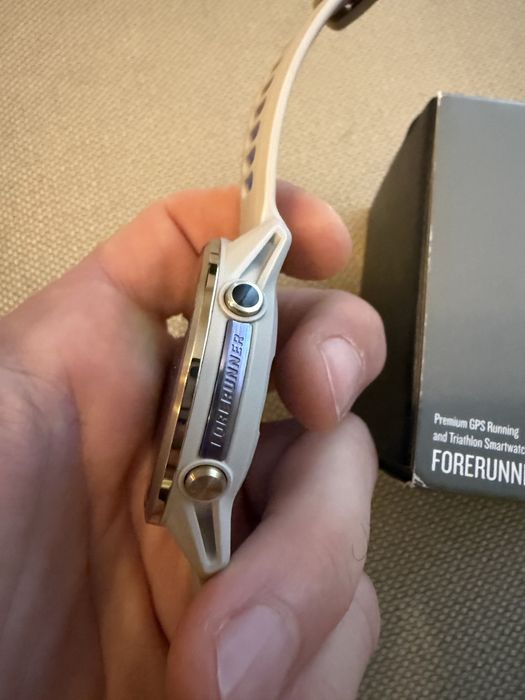 Garmin Forerunner 970 auriu full box, ca nou si in garanție