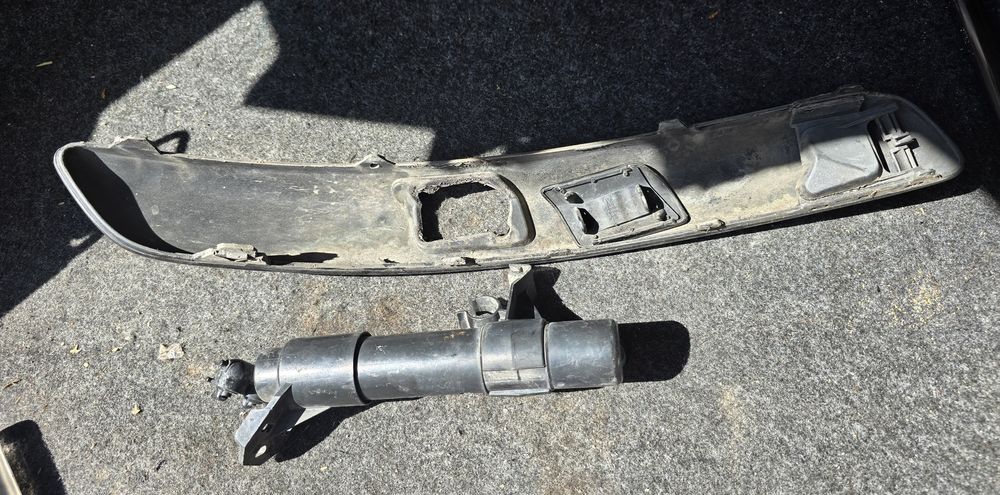 Пръскалка за фар, лайсна и капачка за Golf 5