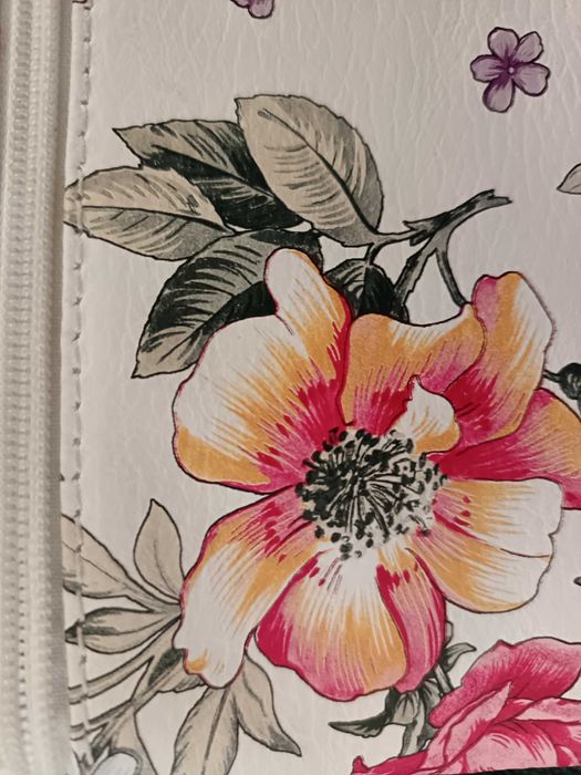 Poșetă piele naturala, motiv floral. Noua