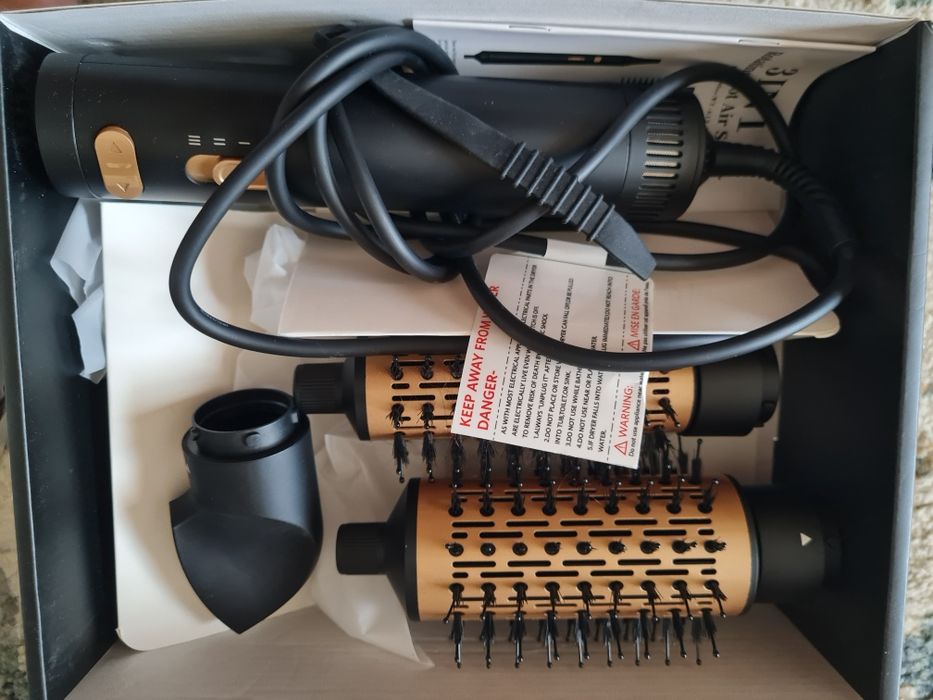 Perie de par electrica, rotativă cu aer cald 3 în 1 Hydrafresh – NOUĂ, nefolosită