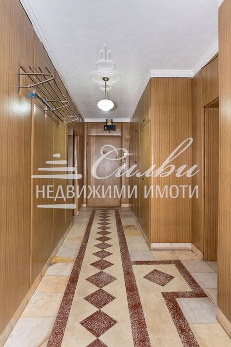 Четиристаен ТУХЛЕН апартамент - кв.Математическа гимназия!