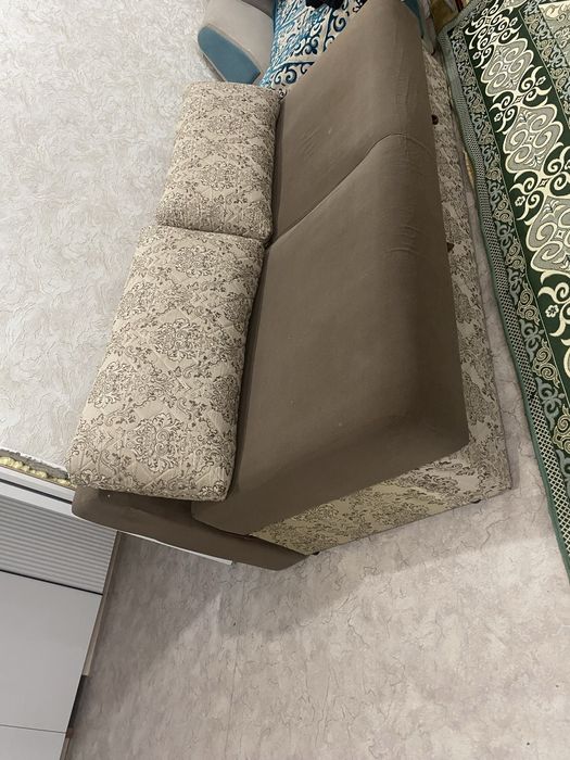 Диван для гостинии есть торг