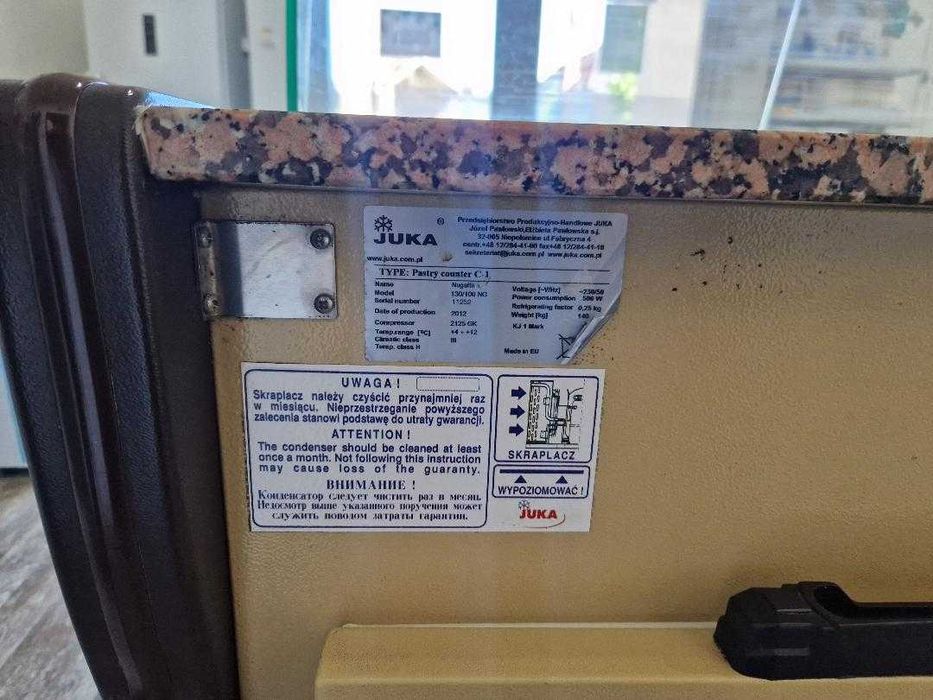 Vand vitrina frigorifica pentru cofetarie