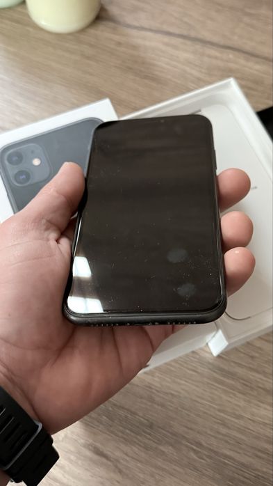 Iphone 11. - 64GB черен