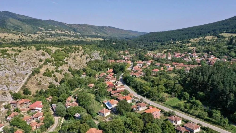 Продава се Къща в Монтана, Младост 2 - 150 кв.м за 92 €/кв.м - Снимка #2