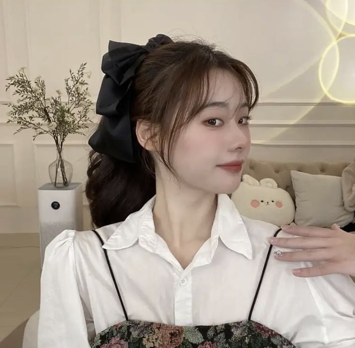 Обьемный крабик для волос в виде банта