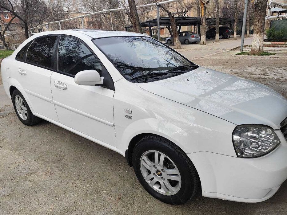 Chevrolet Lacetti 2013 года, пробег - 150 000 км