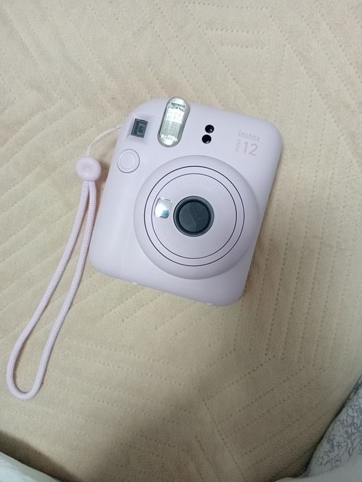 Камера instax mini 12
