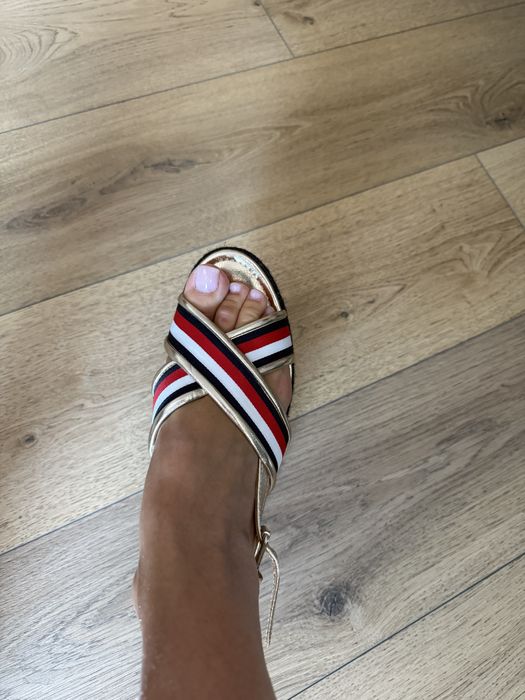 Sandale Tommy Hilfiger 37