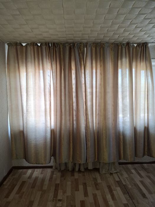 Срочно Продам шторы три штуки