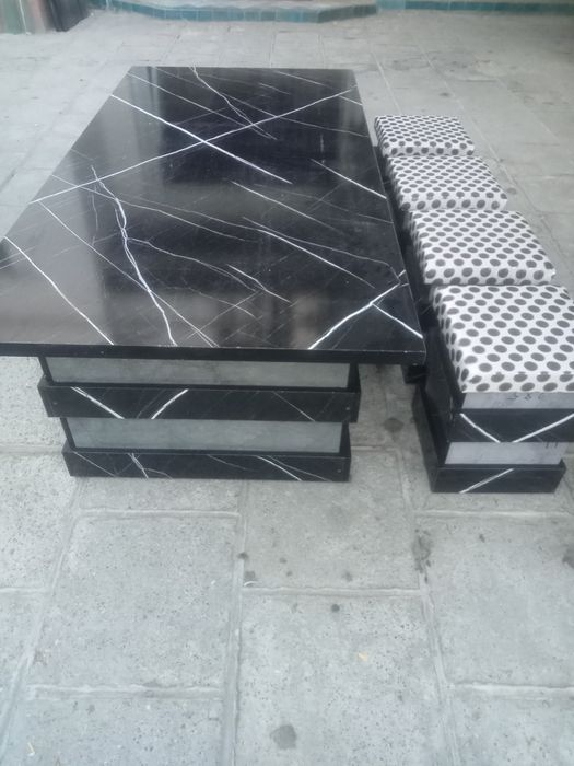 Хай ТЭК журнал стол ва пуфик