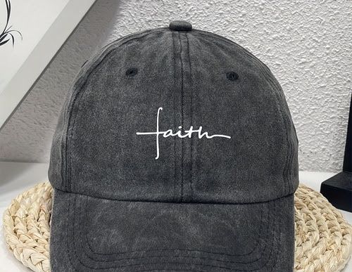 Шапка.Нова, неупотребявана.