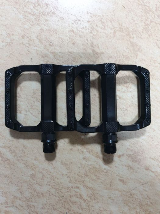 Педали AL черные 9.5х7.5 на втулках скольжения.Педали AL черные 9.5х7.