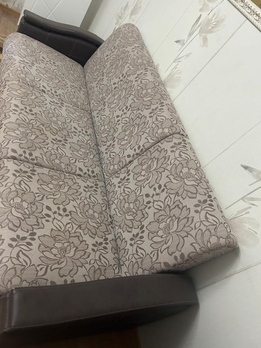 Продам диван с креслом