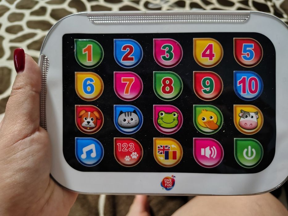 Vând tableta interactiva