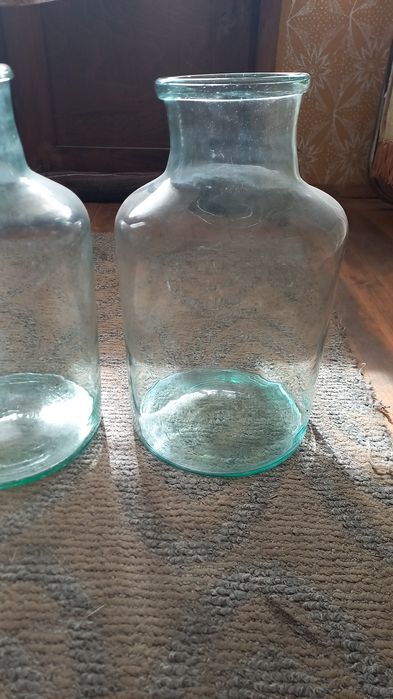 Продавам стъклени буркани  10литра