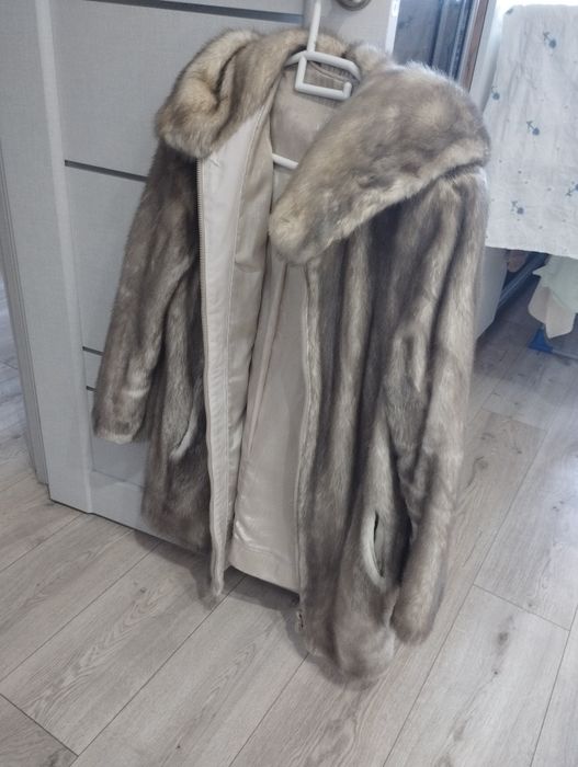 Продам шубу норковую
