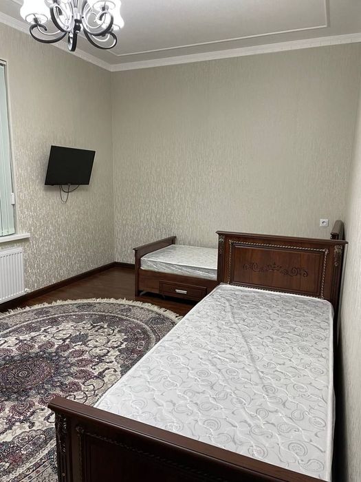 Қибрай тумани.Дурмон маҳалласида 6 сотих 5 хонали  уй сотилади.