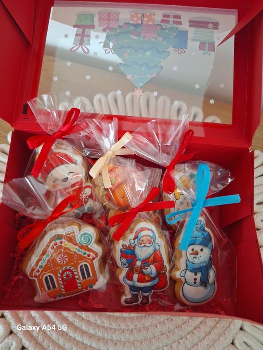 Коледни бисквитки с фонданов принт