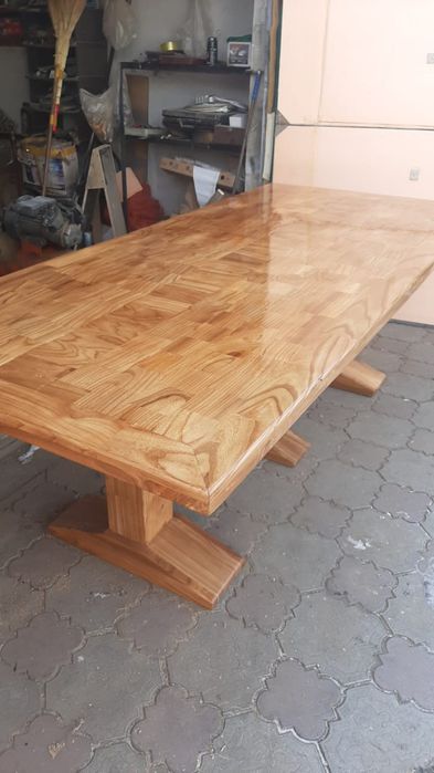 Продам обеденный стол