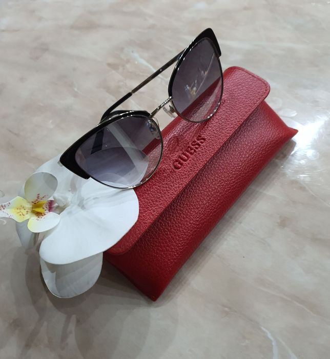 Слънчеви очила GUESS