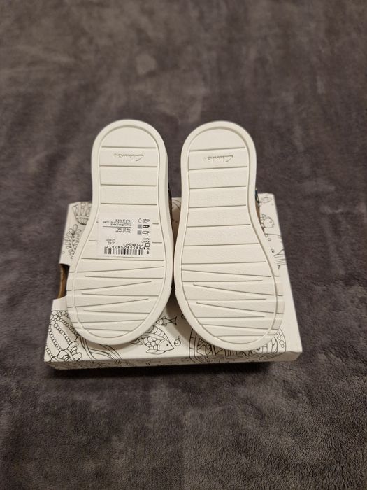 Tenesi Clarks marime 20