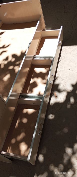 Детский кроват с тумбочкой