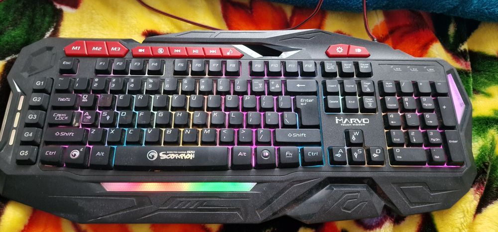 2 tastaturi cu led
