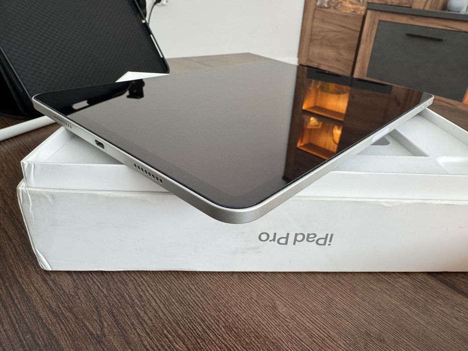 iPad Pro 11" (3rd gen) 2TB като НОВ