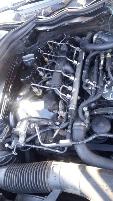 Dezmembrez Mercedes C 220