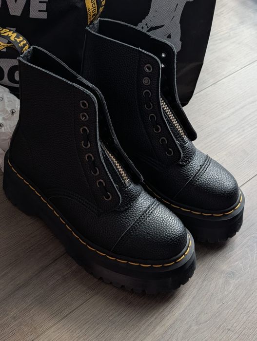 Dr. Martens Sinclair, 39