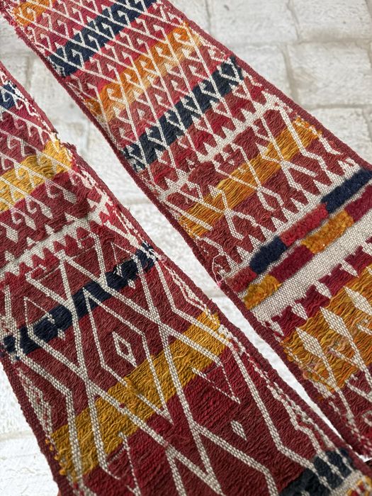 Басқұр сатылады.